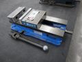 Kurt D-688 6" Machine Vise, Steel Jaws, Handle- Auction Item