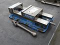 Kurt D-688 6" Machine Vise, Steel Jaws, Handle- Auction Item