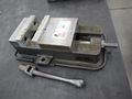 Kurt D-60 6" Machine Vise, Aluminum Jaws, Handle- Auction Item