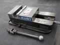 Kurt D-675 6" Machine Vise, 6" Jaws, Handle- Auction Item