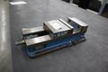 Kurt D-688 6" Machine Vise, Steel Jaws, Handle- Auction Item