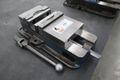 Kurt D-675 6" Machine Vise, Steel Jaws, Handle- Auction Item