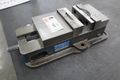 Kurt D-675 6" Machine Vise, Steel Jaws, Handle- Auction Item