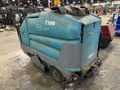 TENNANT FLOOR SCRUBBER 7300