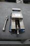 Kurt D-688 6" Machine Vise, Steel Jaws, Handle- Auction Item