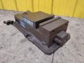 6" KURT MODEL #D675 PRECISION MACHINE VISE W/ SWIVEL HANDLE: STOCK #23448