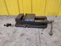 6" KURT MODEL #D675 PRECISION MACHINE VISE W/ SWIVEL HANDLE: STOCK #23448