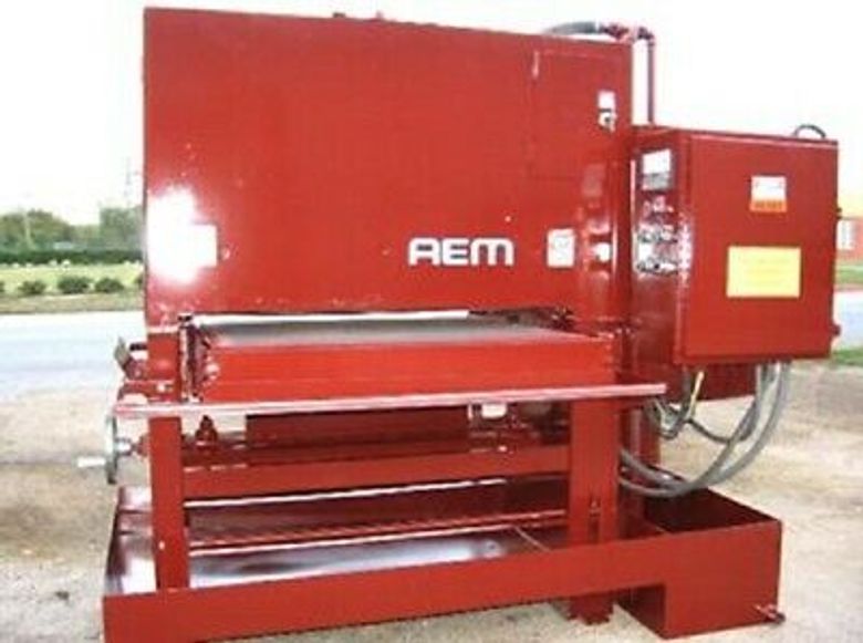 Equipped with: Coolant and air dryer