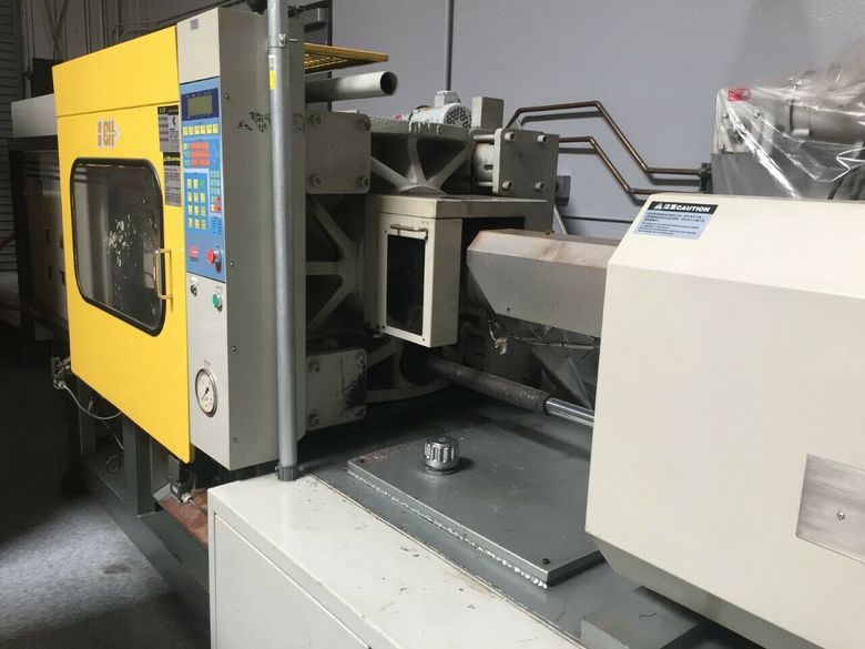 2001 CHEN HSONG JM 218 MKIII INJECTION MOLDING MACHINE 218 Ton Clampling Force JM218MKIII Shot Weigth 21 Oz