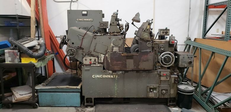CINCINNATI 220-8 CENTERLESS GRINDER 24" DIA