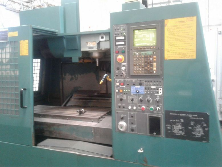 Has 15K RPMs Vertical Machining Center Yasnac i80 / Not under power