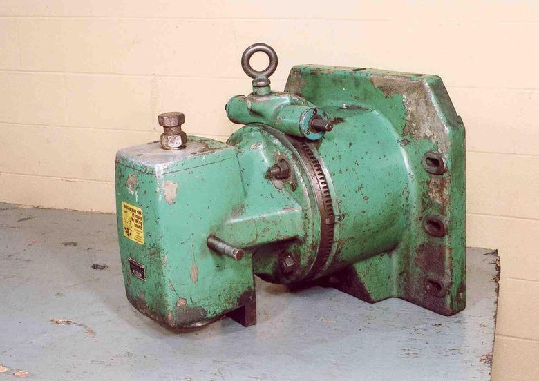 #6 KEARNEY & TRECKER SWIVEL RIGHT ANGLE MILLING HEAD:  STOCK #15902