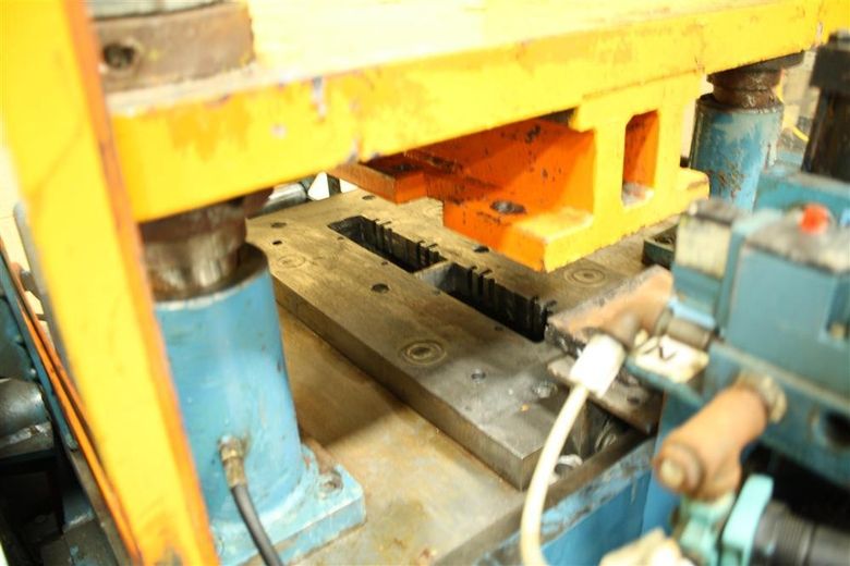 COE 4 POST FLYING CUTOFF PRESS: STOCK #57928