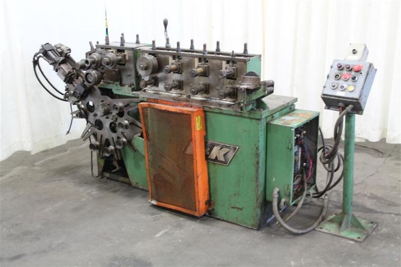 6 STAND X 1.5' B&K ROLLFORMER WITH CIRCLE ATTACHMENT: STOCK 58287