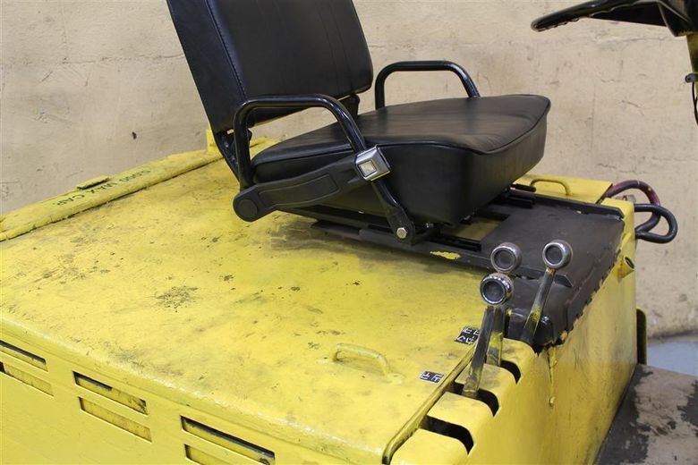 5000 LB YALE ELECTRIC FORKLIFT: STOCK #61738