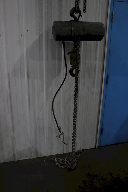 2 TON C & M ELECTRIC HOIST: STOCK #65168