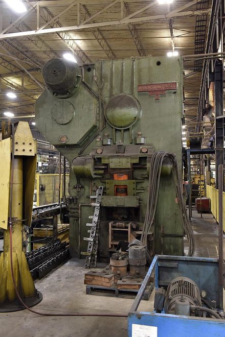 8" 1200 TON WILKINS & MITCHELL PRESS: STOCK #68751