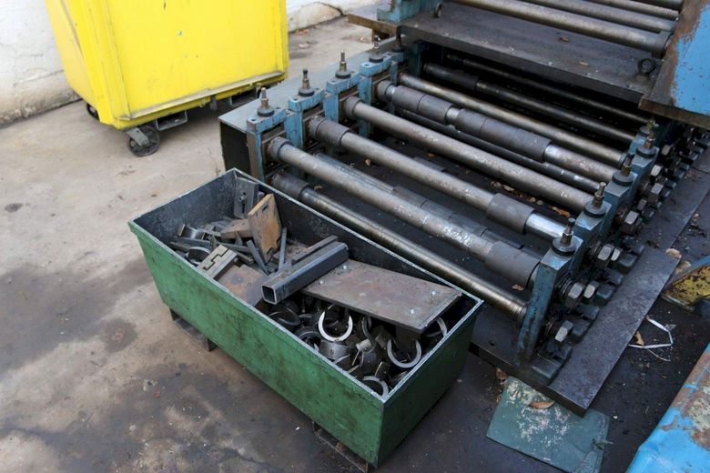 32 STAND X 2.5' X 40' CONTOUR RAFTED (52 HEADS)ROLLFORMER: STOCK #69083