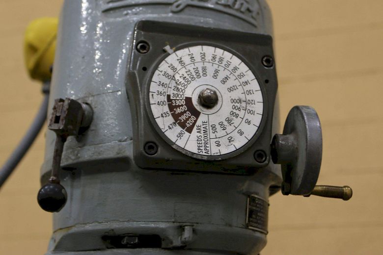 2 HP BRIDGEPORT VERTICAL KNEE MILL: STOCK #70645