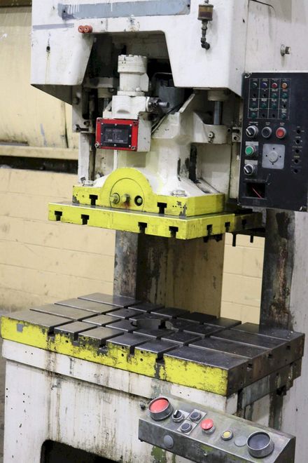 KOMATSU GAP FRAME PRESS: STOCK 72885