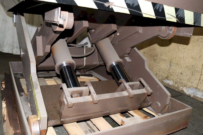 18,000 LBS AUTOQUIP HYDRAULIC LIFT TABLE: STOCK #73240