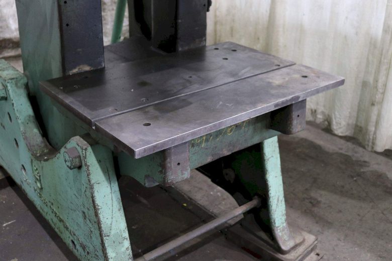 60 TON L & J OBI PRESS: STOCK #73061