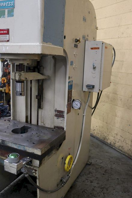 35 TON DENISON HYDRAULIC C FRAME PRESS: STOCK #73000