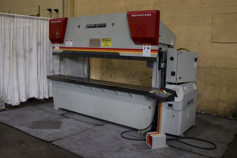 100 TON X 10' ACCURPRESS ADVANTAGE HYDRAULIC BRAKE: STOCK #72739
