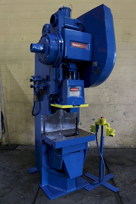 45 TON NIAGARA AJUSTABLE BED PRESS: STOCK #72628