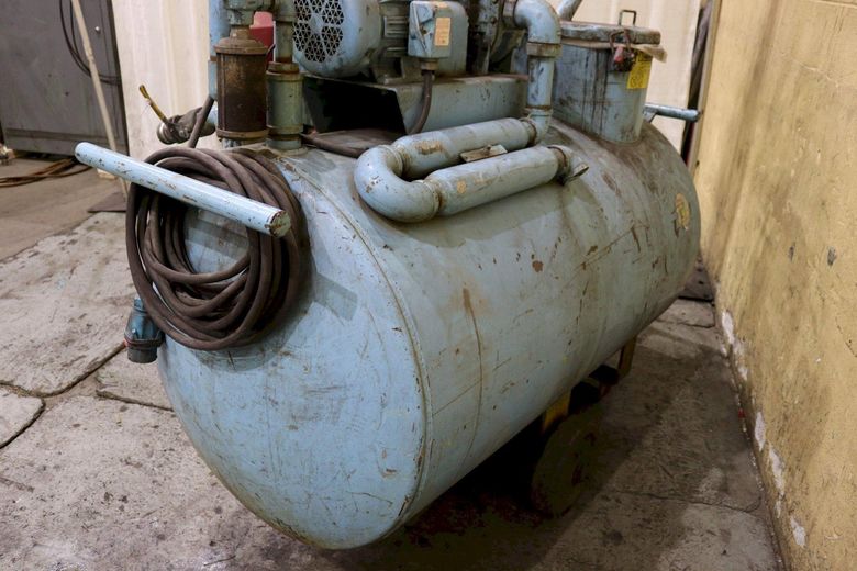 200 GALLON YELLOW BELLY SUMP SUCKER: STOCK #72217