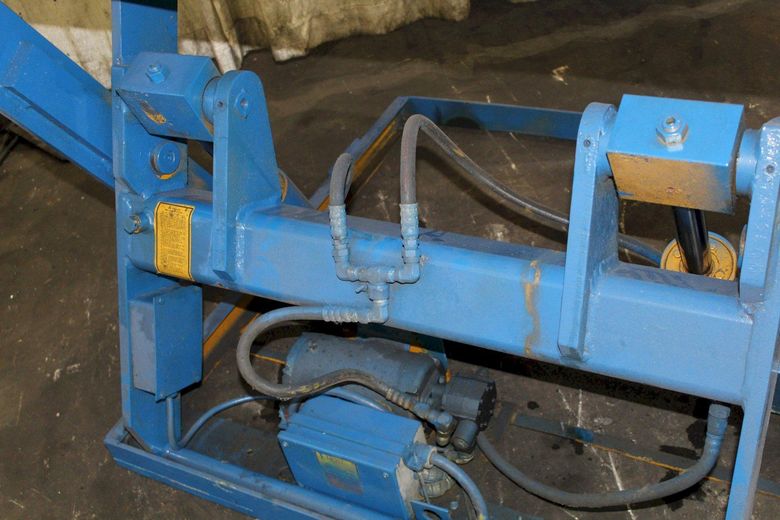 6000 LB X 48" X 48"  AUTOQUIP SCISSOR LIFT TABLE: STOCK #72219