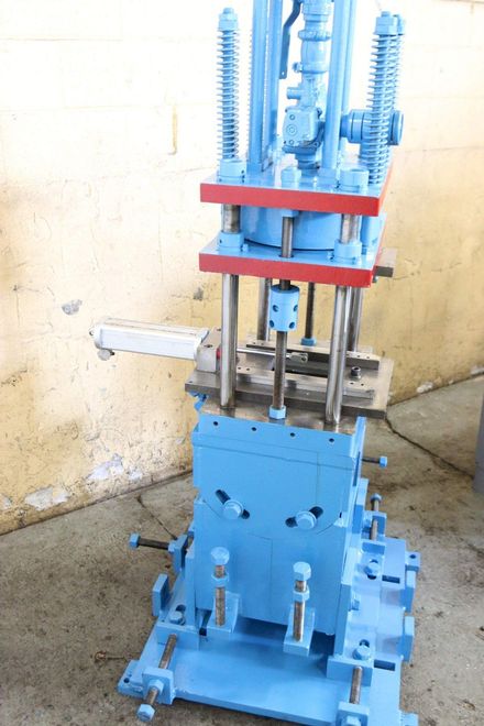 10 TON PNEUPOWER PRE-PUNCH / CUTOFF PRESS: STOCK #69912