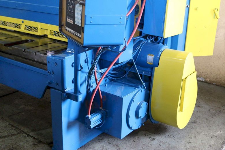 10' X 3/16" WYSONG MODEL #1010 POWER SQUARING SHEAR: STOCK #69817