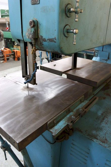 60' DOALL MODEL V-60 VERTICAL BANDSAW: STOCK 68345