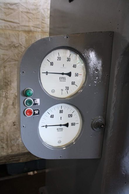 160 TON EITEL HYDRAULIC STRAIGHTENING PRESS: STOCK #66804