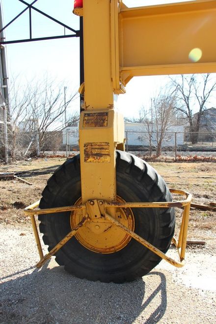 40 TON X 40' DROTT POWERED MOBILE GANTRY CRANE: STOCK 64423