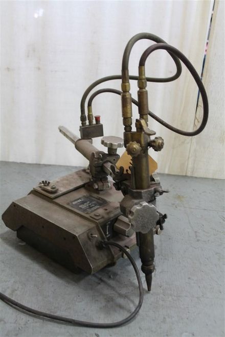 72" VICTOR MODEL #VCM200 PORTABLE FLAME CUTTER: STOCK #61074