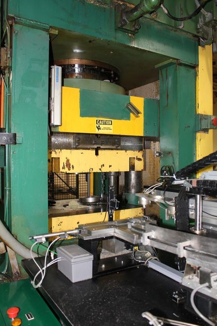 570 TON ADVANCED HYDRAULIC STRAIGHT SIDE PRESS: STOCK #59116