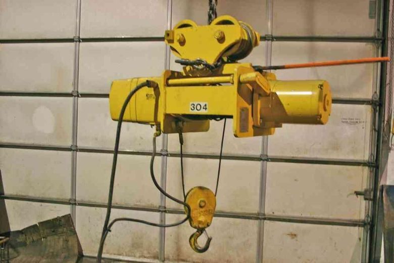1 TON YALE HOIST: STOCK #50124