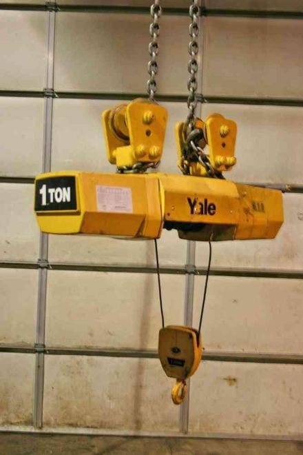 1 TON YALE HOIST: STOCK #50123