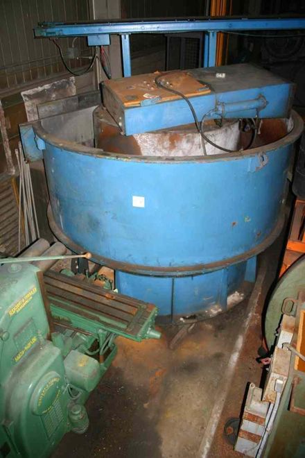 60 CUBIC FEET SWECO VIBRATORY FINISHER: STOCK #17426