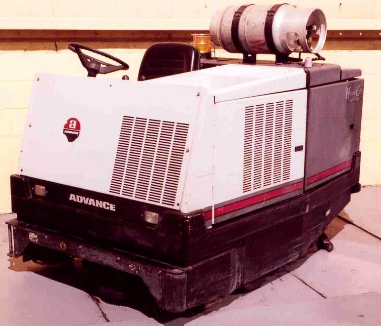 50" ADVANCE HYDRO CAT FLOOR SCRUBBER: STOCK #16382
