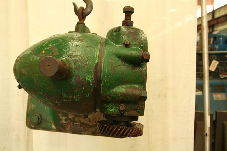 #5 KEARNEY & TRECKER VERTICAL MILLING HEAD:  STOCK #16666