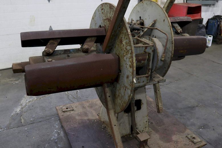 4000 LB X 18 AMERICAN DOUBLE END COIL REEL:  STOCK #67397