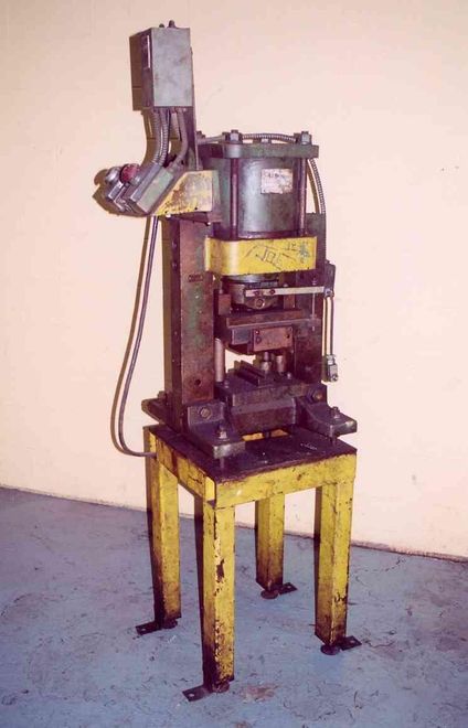 45 TON WHITNEY MODEL 609 ANGLE SHEAR: STOCK #17177