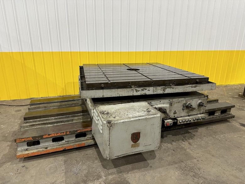 72" X 72" GIDDINGS & LEWIS (G&L) T-SLOTTED POWERED ROTARY TABLE W/ 72" POWERED INFEED SLIDE: STO