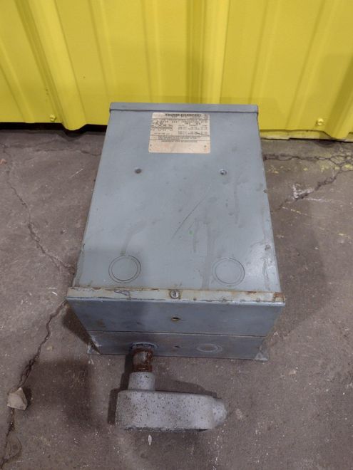 3 KVA SQUARE D SINGLE PHASE TRANSFORMER: STOCK #19460