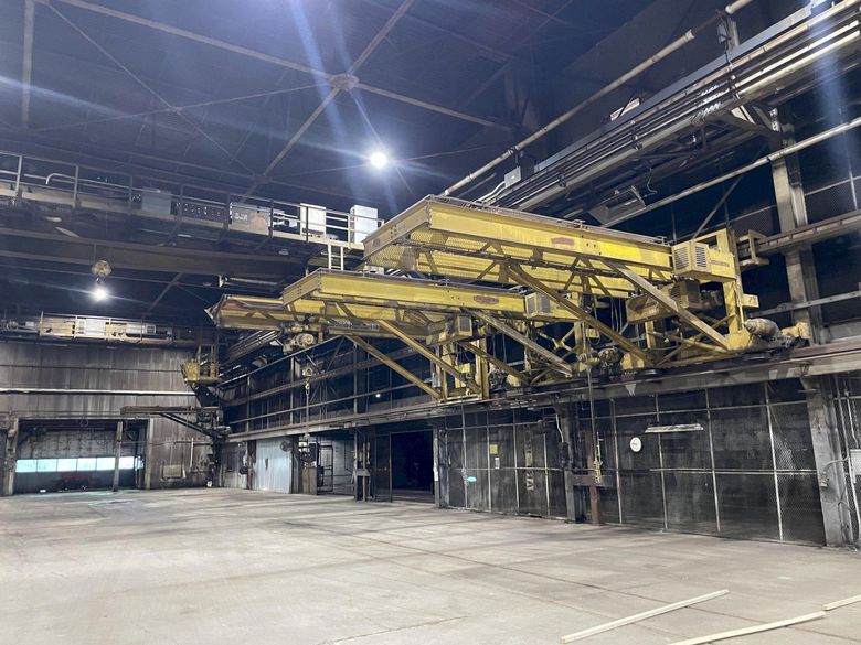 3 TON X 15' SHEPARD-NILES WALL MOUNTED POWERED GANTRY CRANE: STOCK 18472