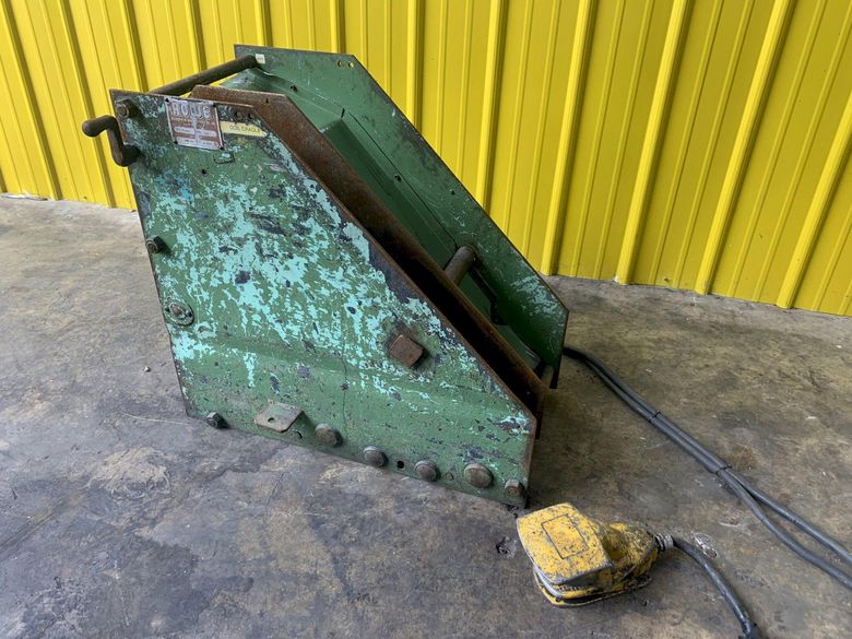 1200 LB ROWE MODEL #810 MOTORIZED COIL CRADLE UNCOILER: STOCK 15182