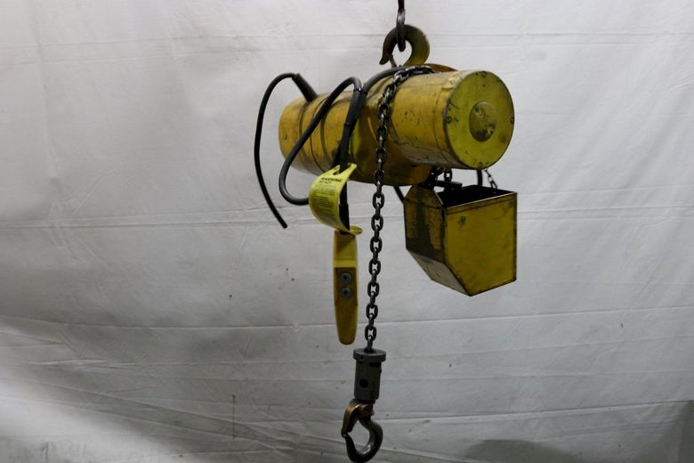 1/4 TON BUDGIT ELECTRIC POWERED CHAIN HOIST: STOCK #12001